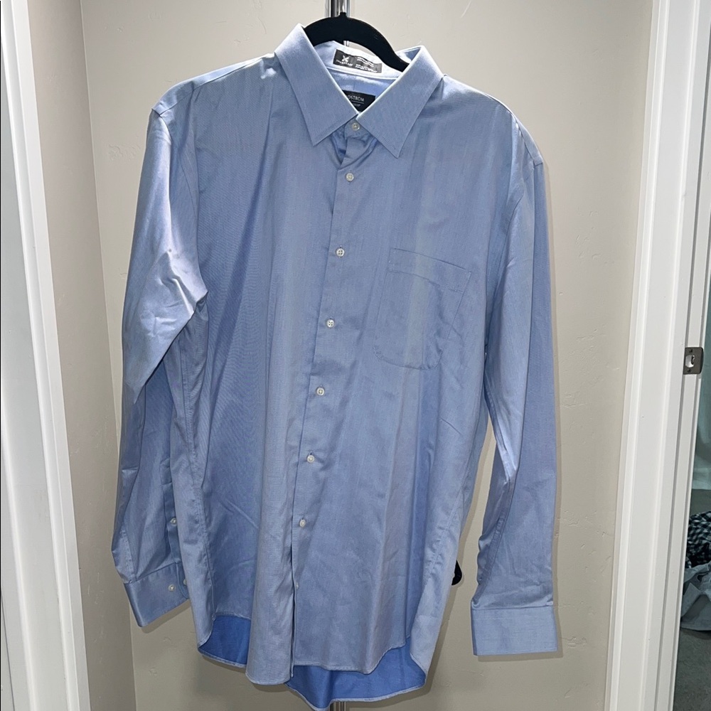 Nordstrom Light Blue Dress Shirt 34-35